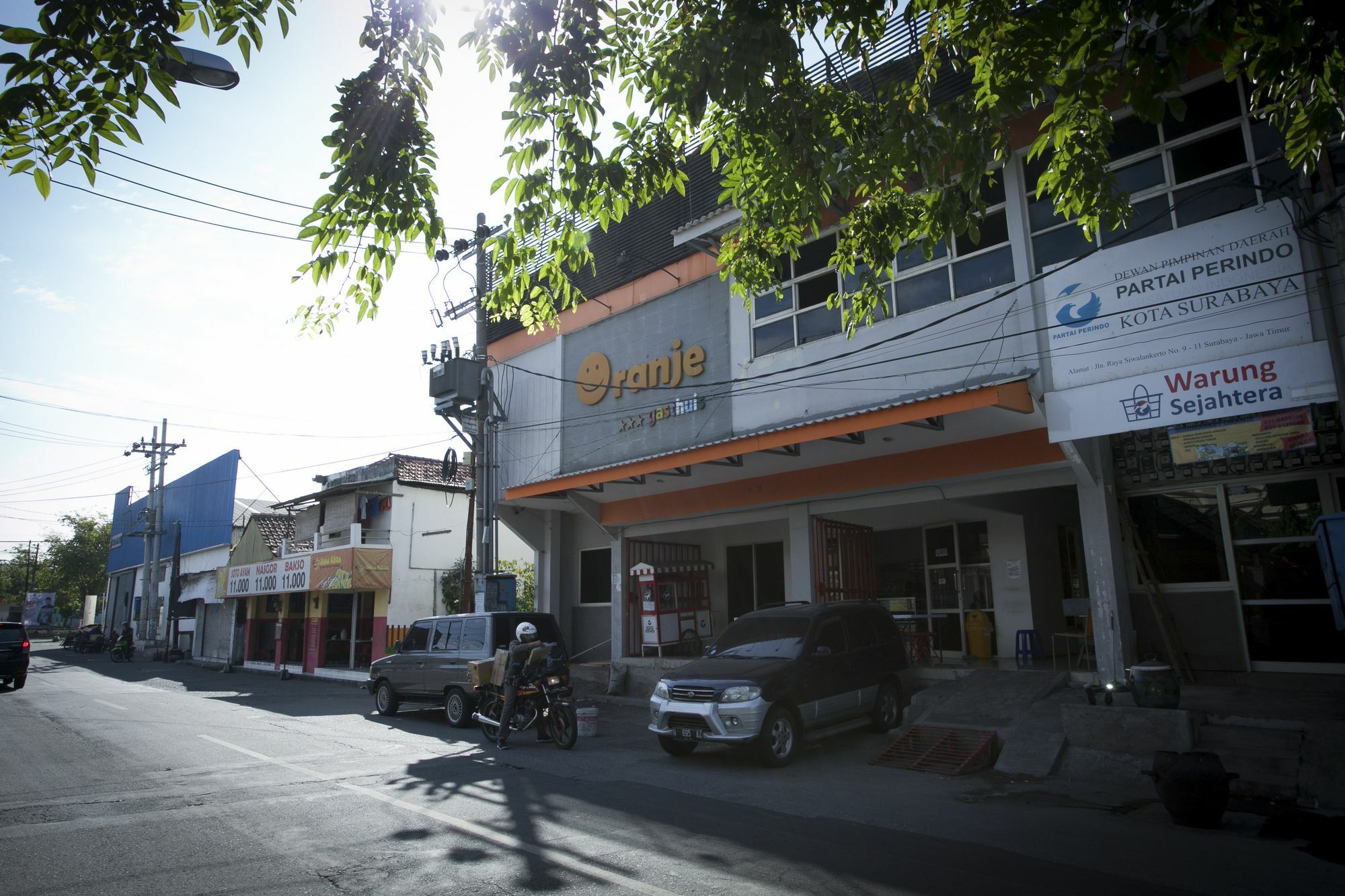Hotel Reddoorz At Siwalankerto Surabaya Exterior foto